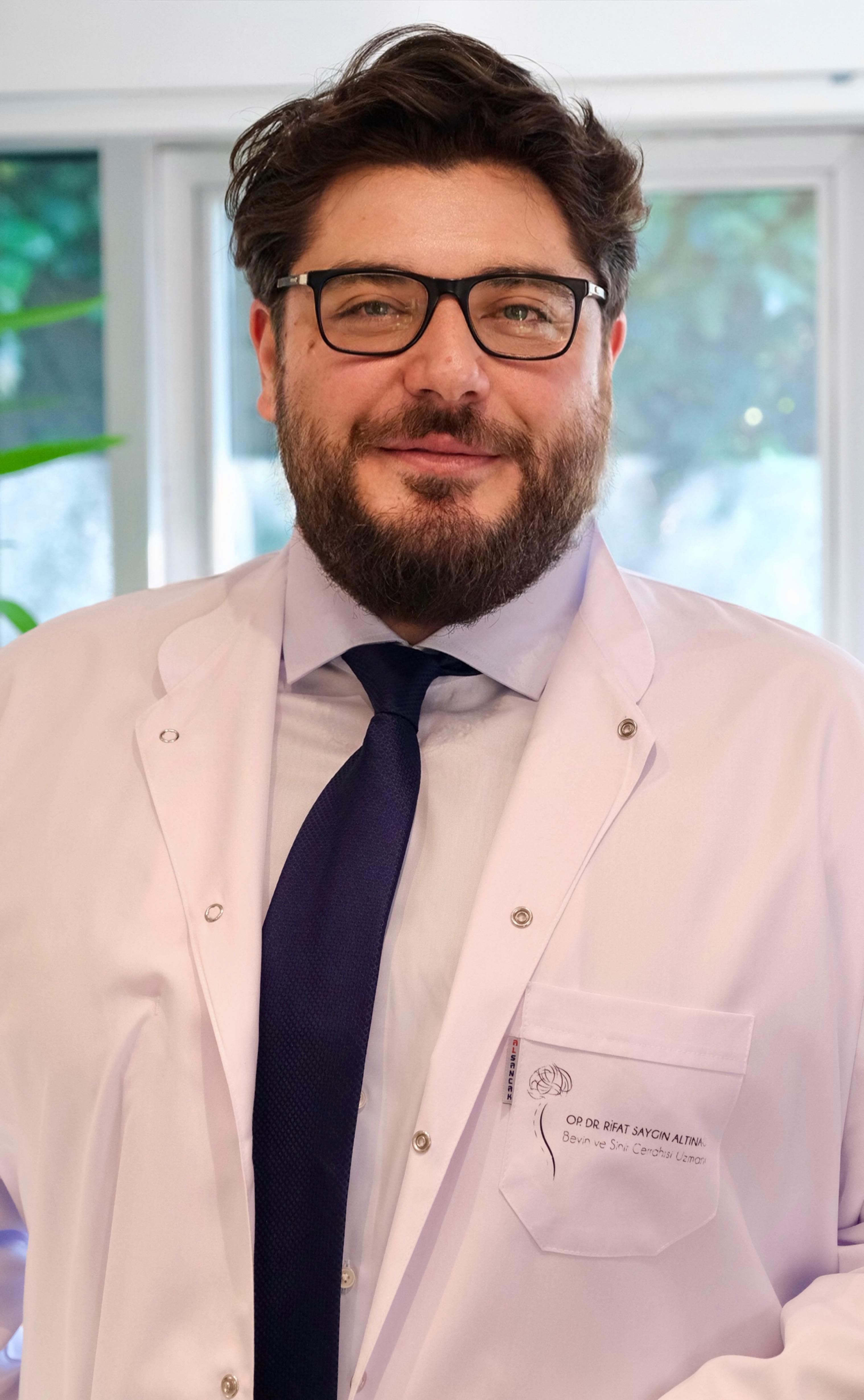 Op. Dr. Rifat Saygın Altınağ - Tam Kapalı Endoskopik Omurga Cerrahisi Uzmanı